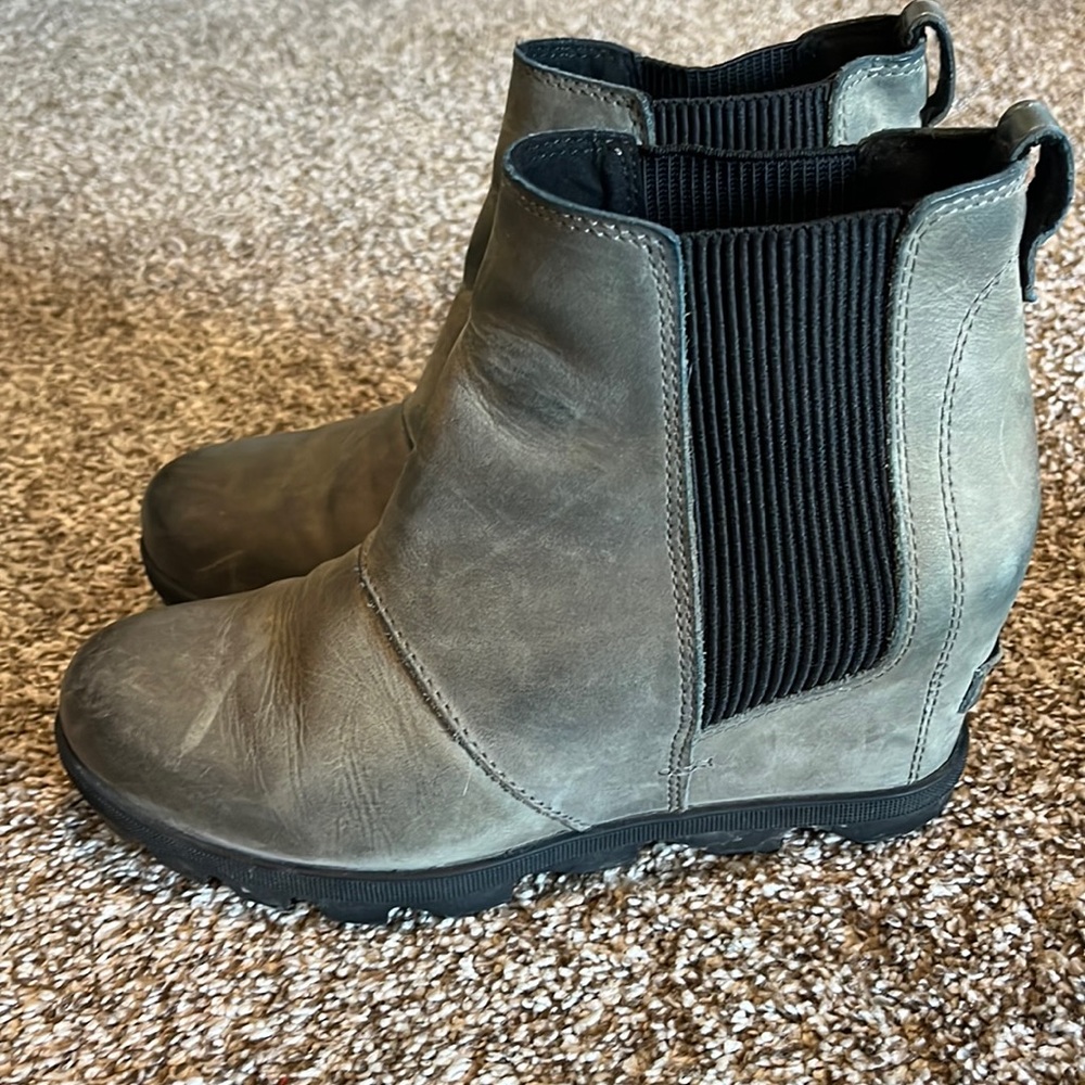 EUC wedge boots!